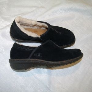 UGG WOMENS 9 SHOES BLACK